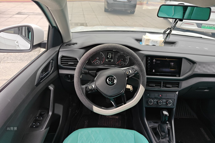 Volkswagen T-Cross 2020 car image #12