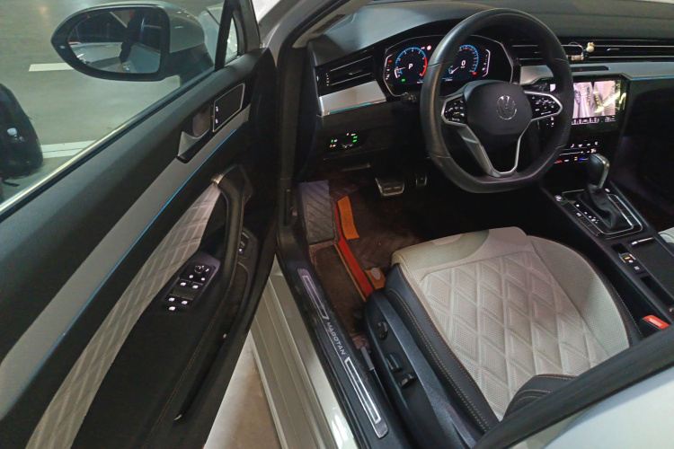 Volkswagen Magotan 2023 immagine di auto #12