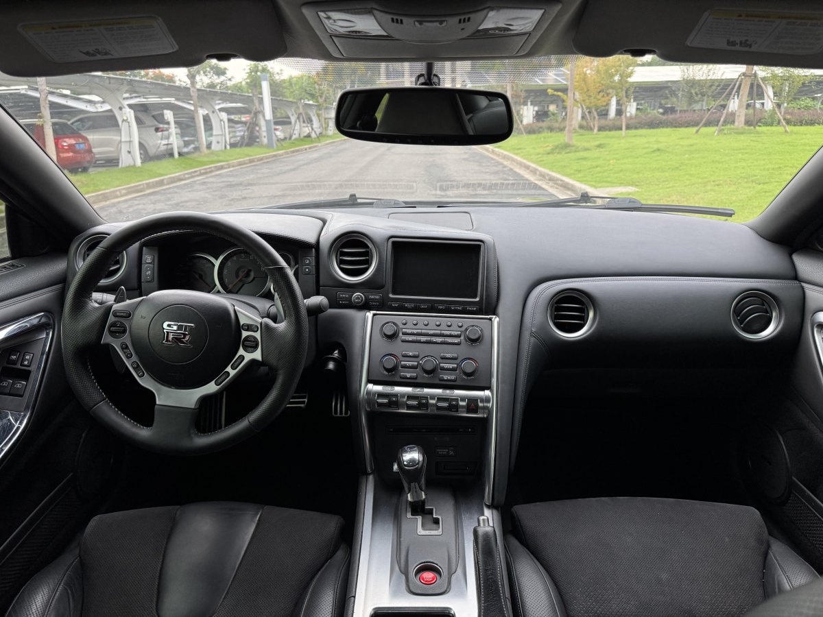 日产 日产GT-R 2010 汽车图片 #12