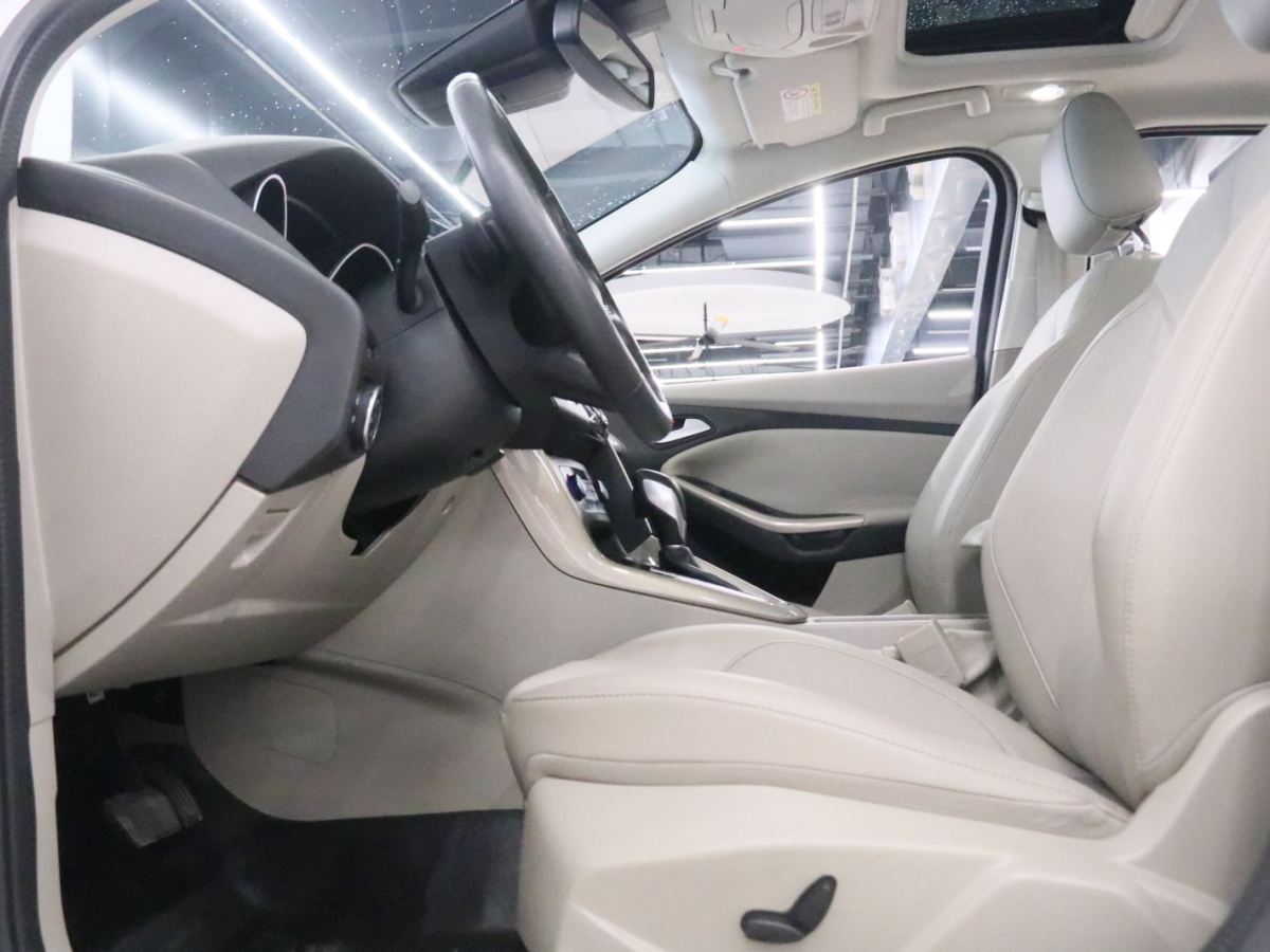 Ford Focus (Imported) 2017 #12 Ford Focus (Imported) 2017 car image #12