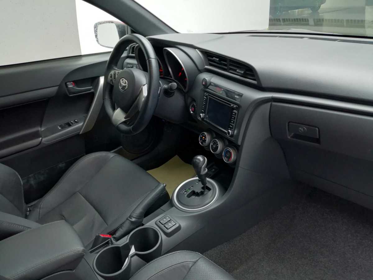 Toyota Zelas 2013 car image #12