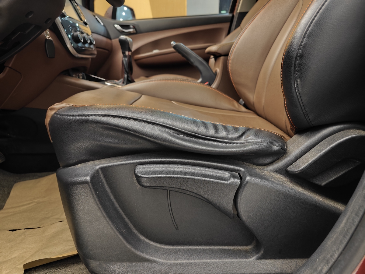 Forthing JOYEAR X5 2016 #12 Forthing JOYEAR X5 2016 car image #12