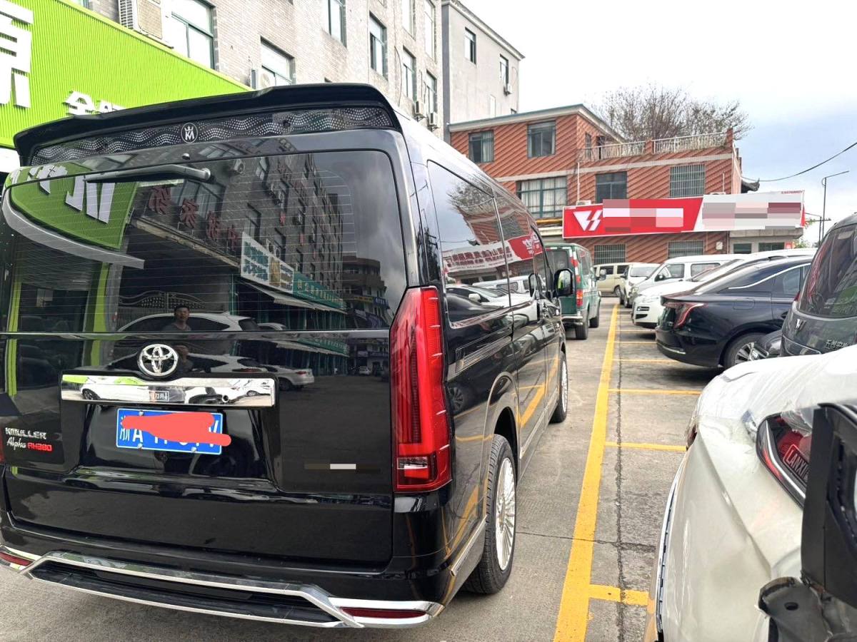 Toyota Hiace 2023 immagine di auto #12