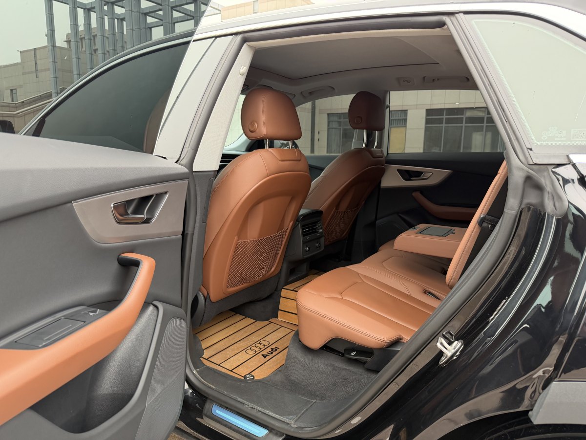 Audi RS Q8 2022 car image #12