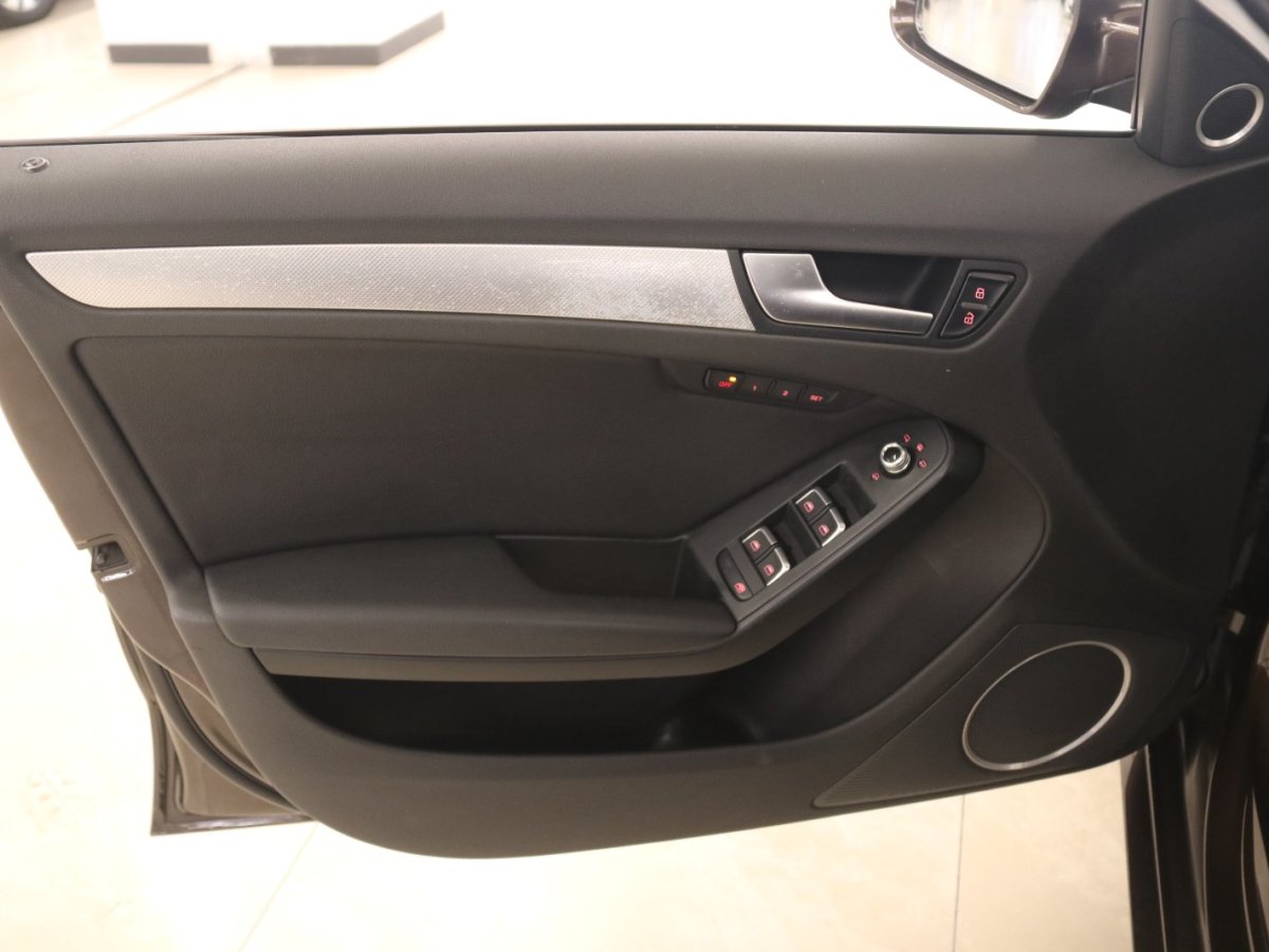 Audi Q6L Sportback e-tron 2012 immagine di auto #12