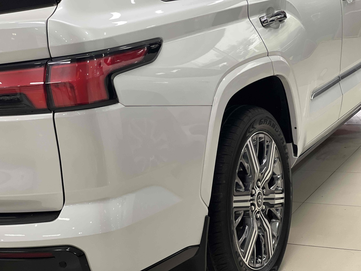 Toyota Sequoia 2023 #12 Toyota Sequoia 2023 imagen de coche #12