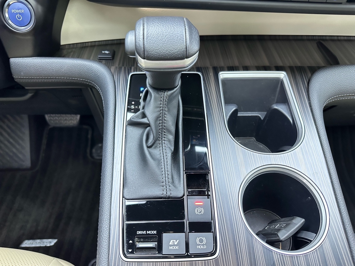 Toyota Granvia 2023 #12 Toyota Granvia 2023 immagine di auto #12