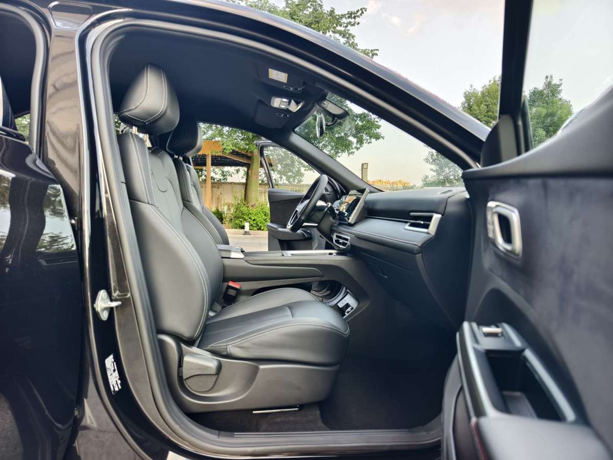 哪吒汽车 哪吒X 2024 #12 哪吒汽车 哪吒X 2024 汽车图片 #12