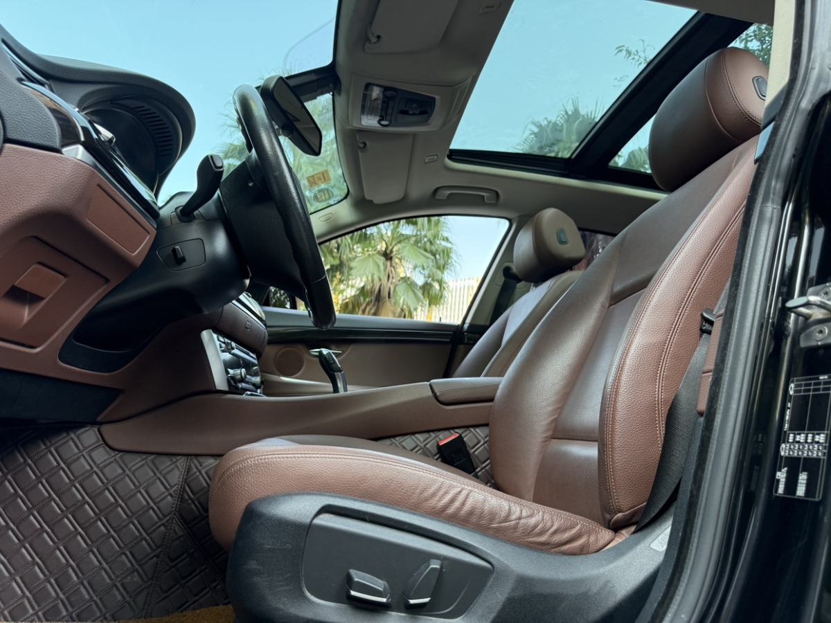 BMW 5 Series GT 2016 immagine di auto #12