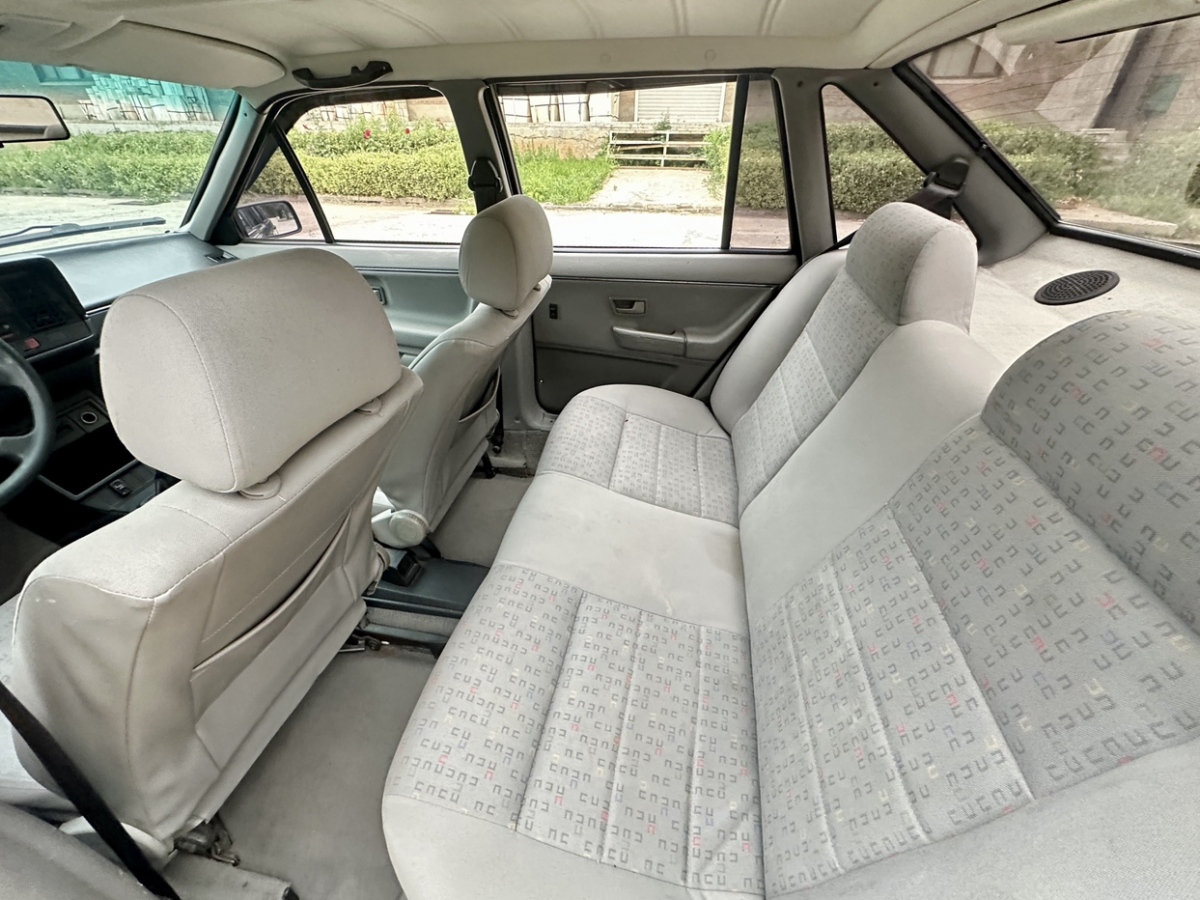 Volkswagen Santana Classic 2012 immagine di auto #12