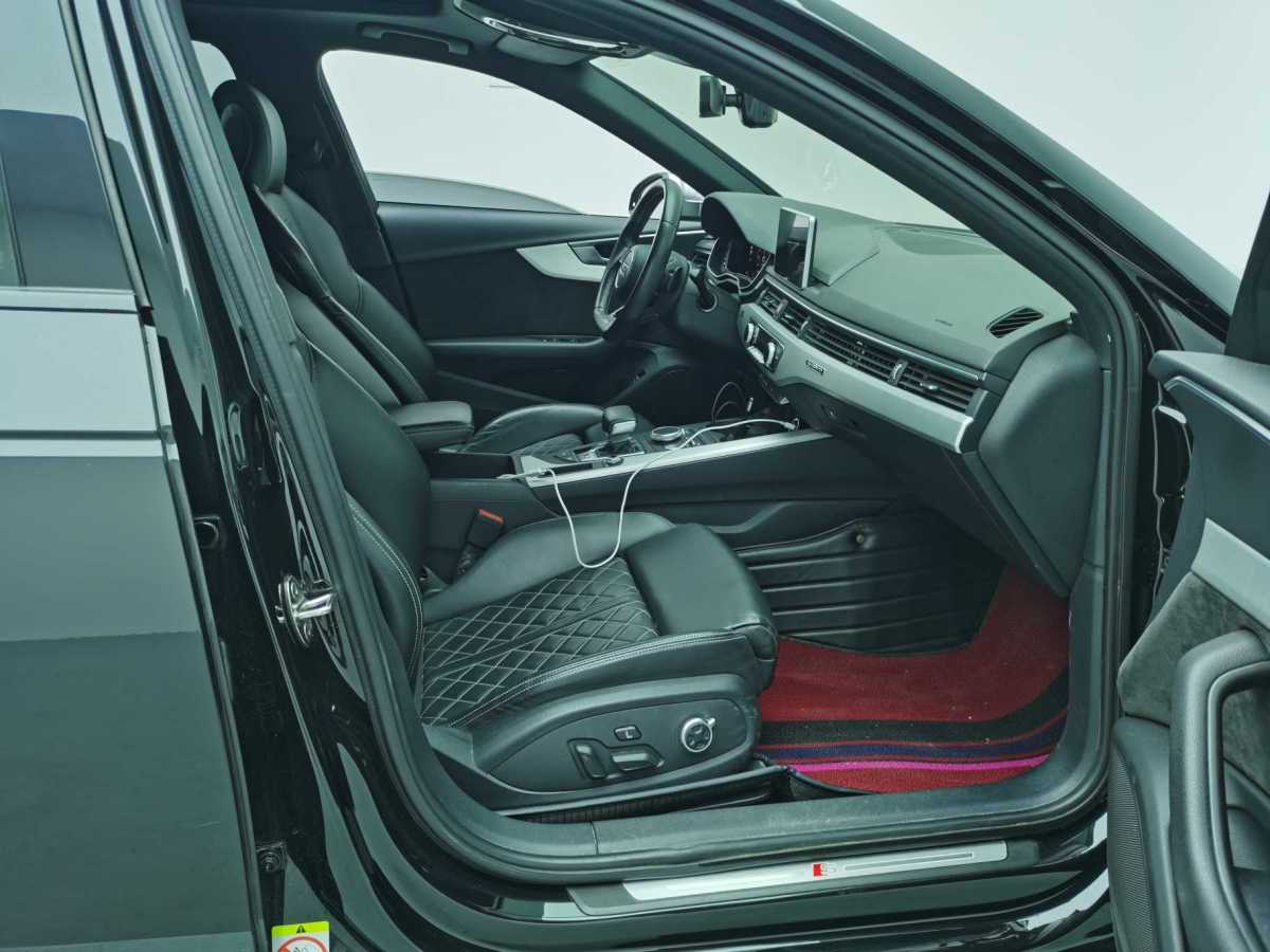 Audi S4 2019 car image #12