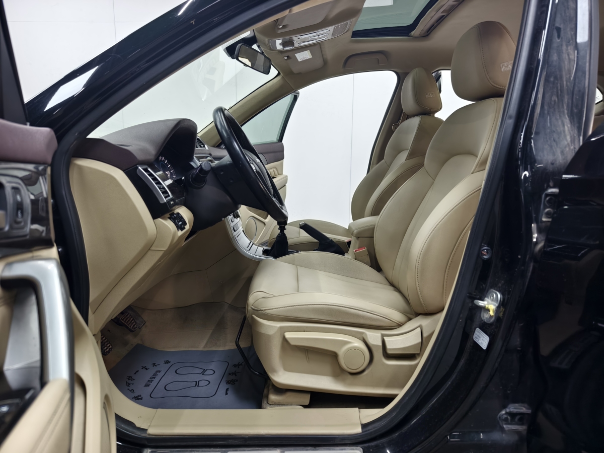 Haval H2 2015 car image #12