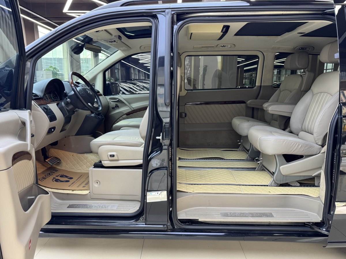 Mercedes-Benz Viano (Imported) 2016 immagine di auto #12