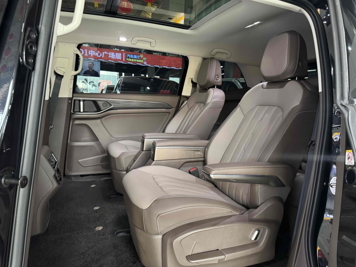 Volkswagen Viloran 2025 #12 Volkswagen Viloran 2025 car image #12