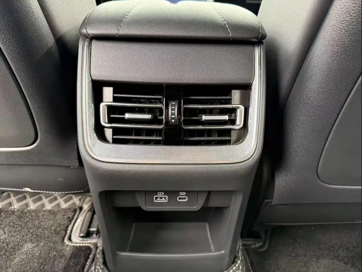 HongQi H6 2023 #12 HongQi H6 2023 car image #12