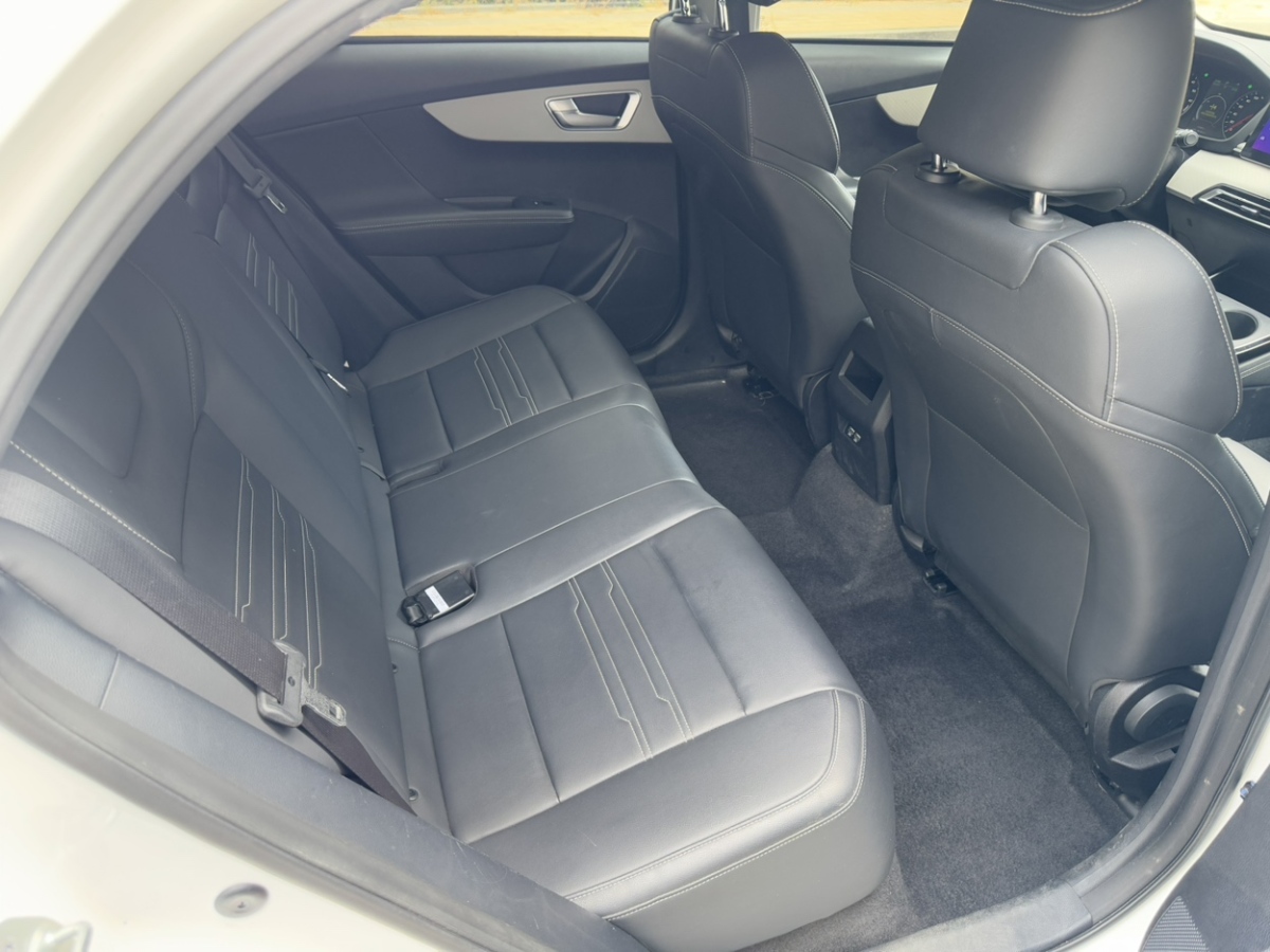 BYD Qin New Energy 2023 immagine di auto #12