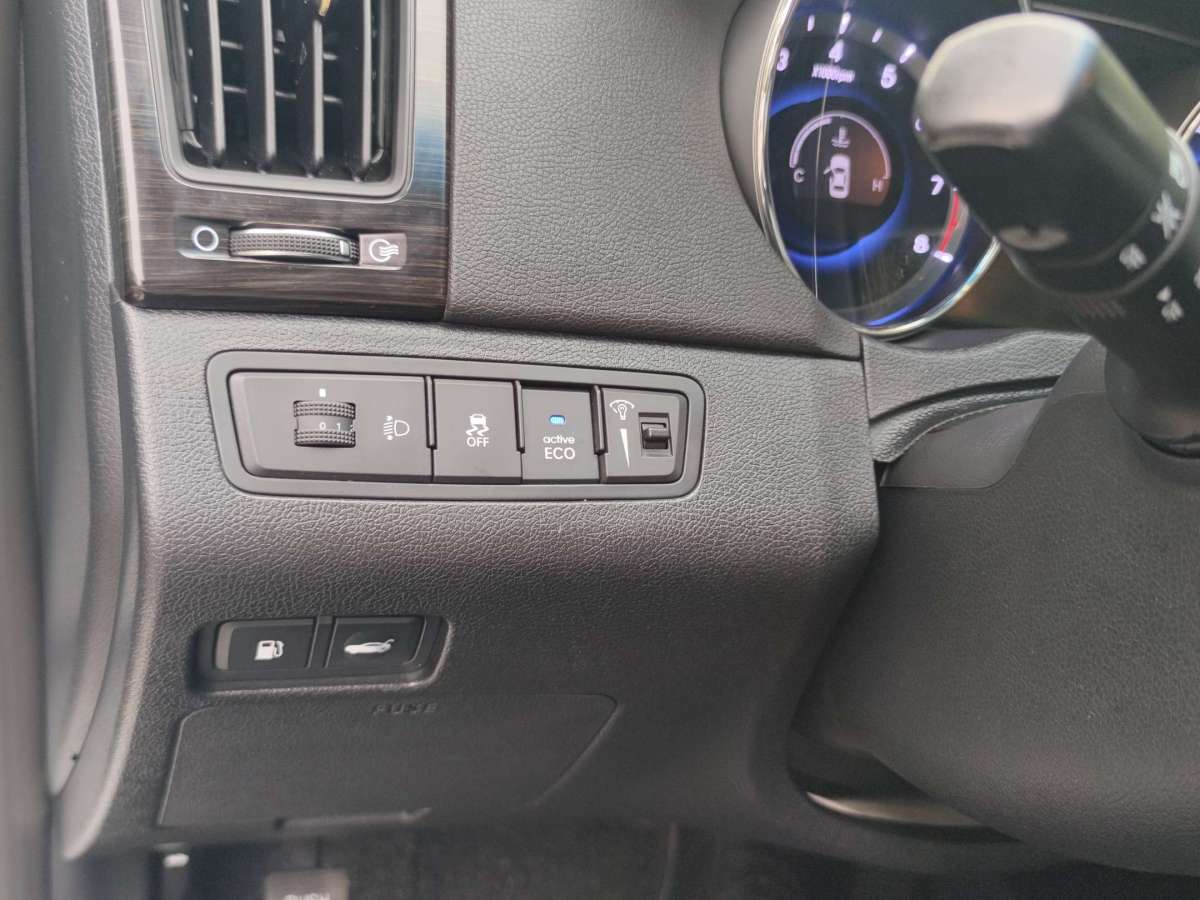 现代 索纳塔 2011 汽车图片 #12