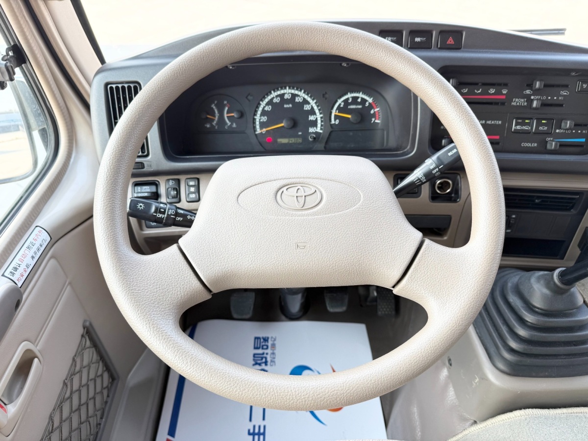 Toyota Coaster 2013 #12 Toyota Coaster 2013 imagen de coche #12