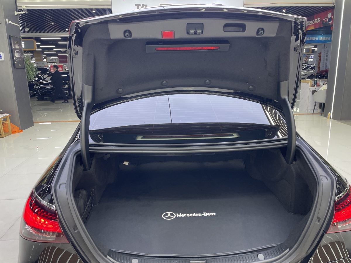 Mercedes-Benz E Class New Energy 2022 car image #12