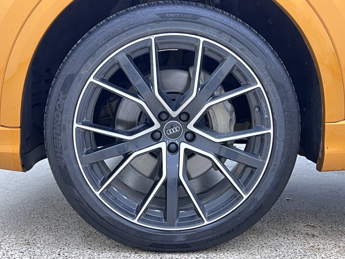 Audi RS Q8 2020 car image #12