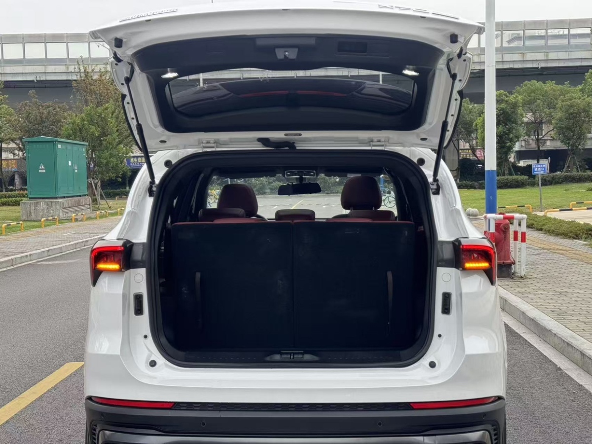 Jetour X70L 2024 car image #12