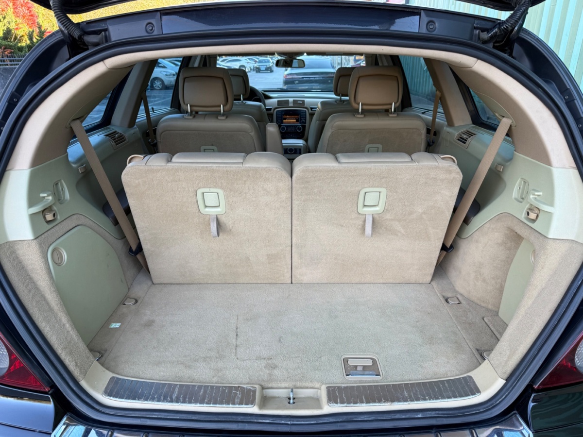 Mercedes-Benz R Class 2010 car image #12