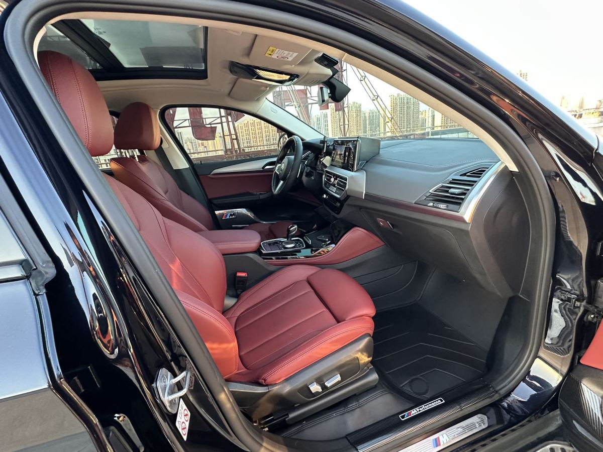 BMW X4 2022 car image #12