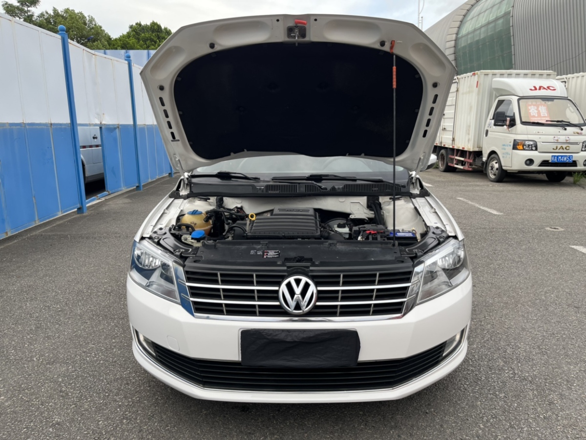 Volkswagen Gran Lavida 2014 immagine di auto #12