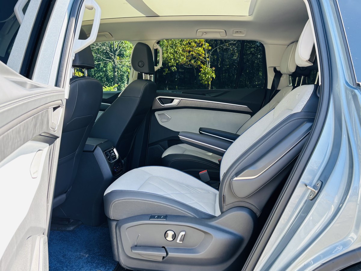 Volkswagen Talagon 2025 car image #12