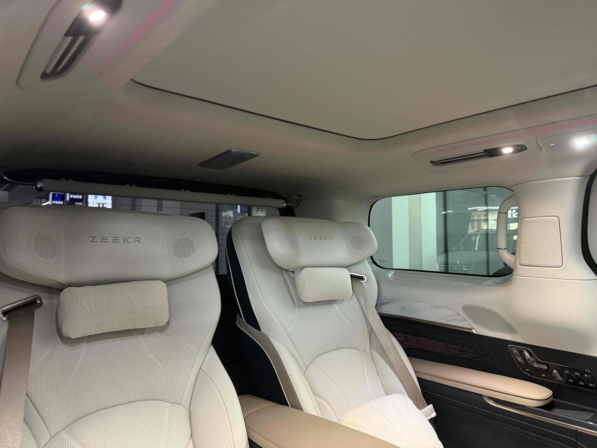 Hyundai Coupe 2025 imagen de coche #12