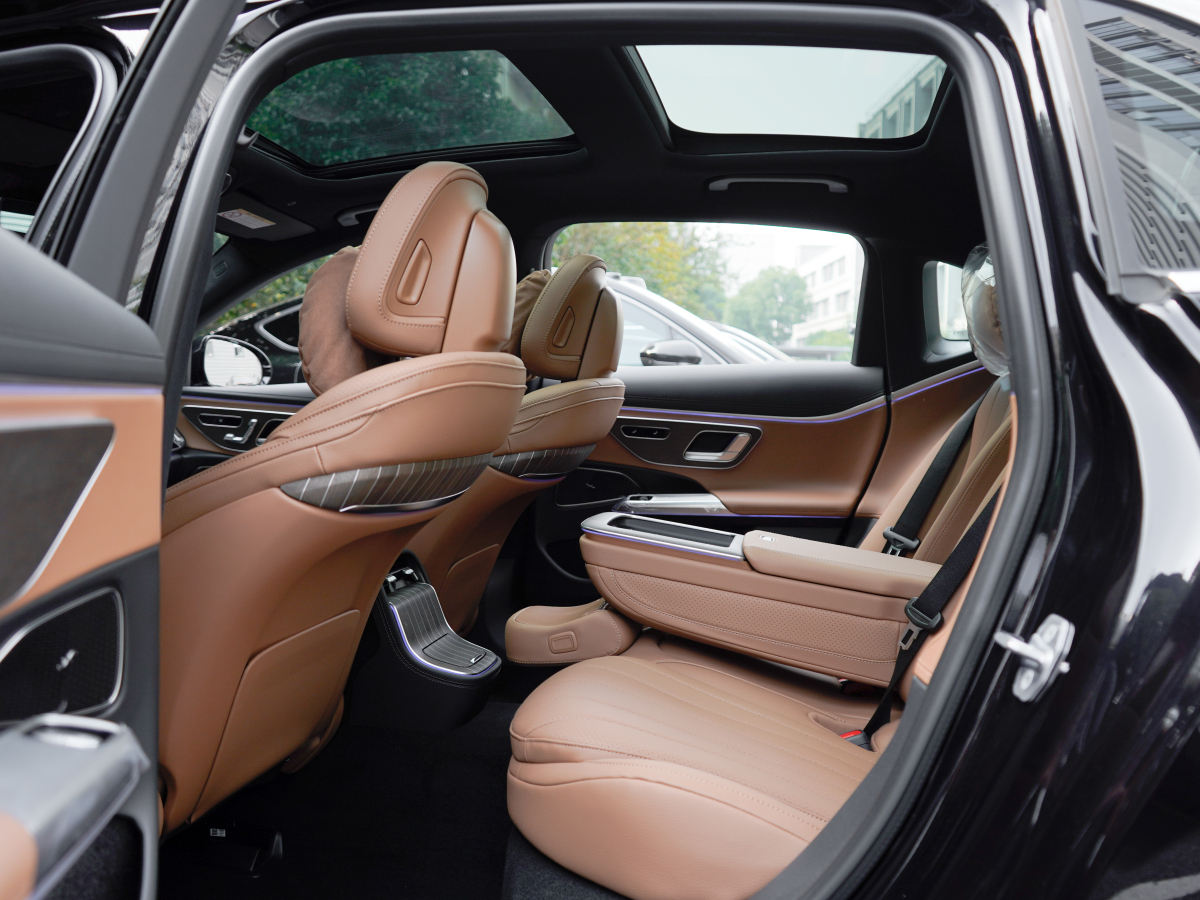 Mercedes-Benz E Class New Energy 2025 car image #12