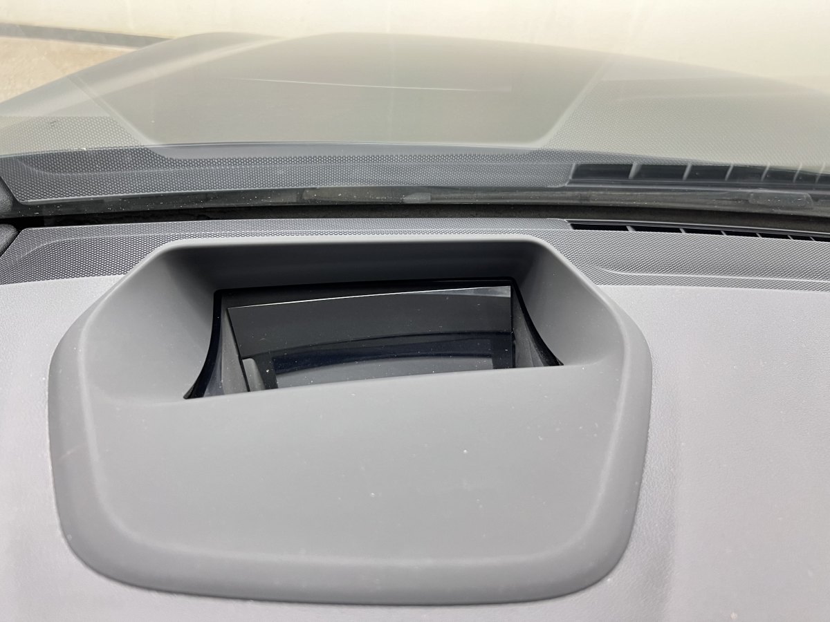 BMW 6 Series GT 2020 #12 BMW 6 Series GT 2020 car image #12