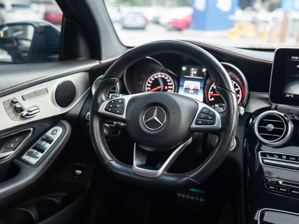 Mercedes-Benz GLC Coupe AMG 2018 imagem de carro #12