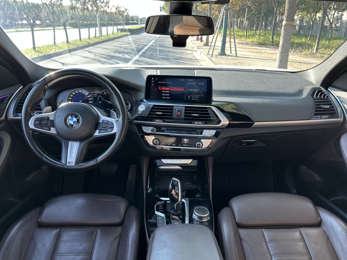 BMW X4 M 2018 immagine di auto #12