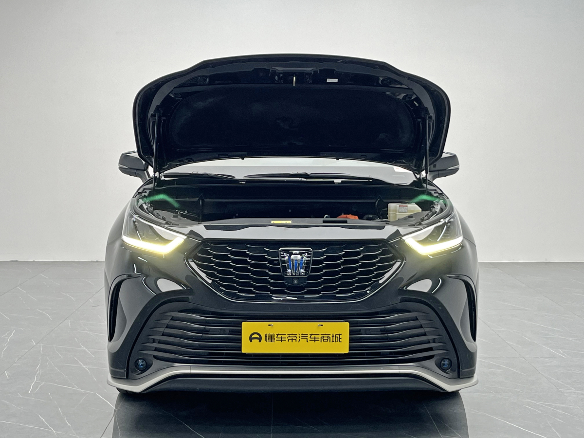 Toyota Crown Kluger 2024 immagine di auto #12