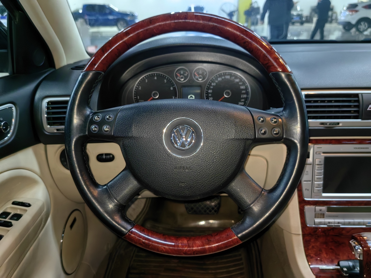 Volkswagen Passat Lingyu 2009 car image #12