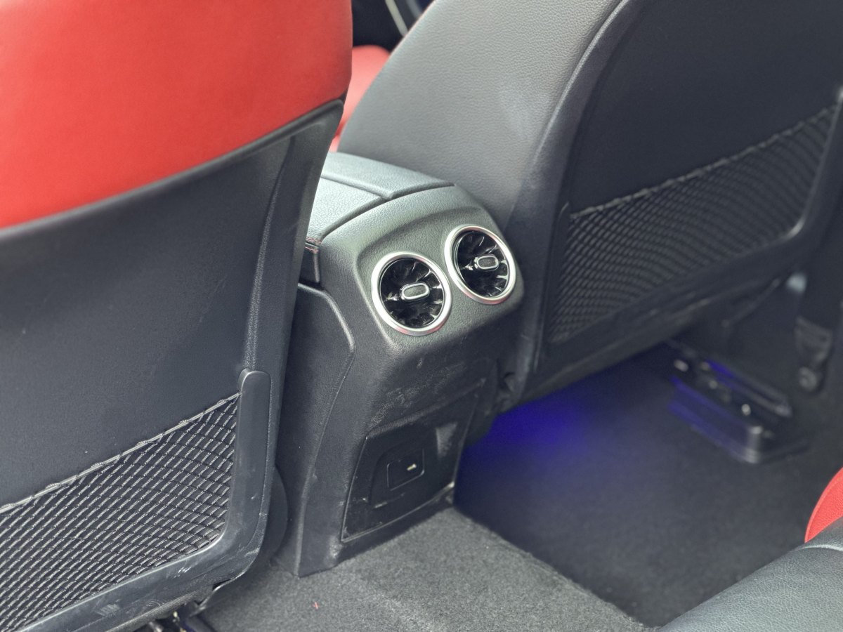 Mercedes-Benz A AMG 2021 image de voiture #12