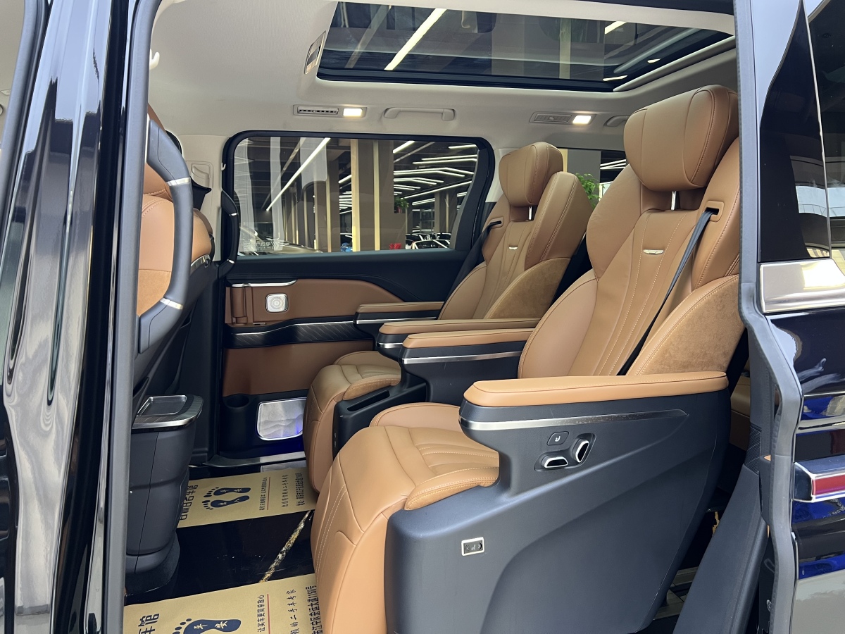 HongQi HQ9 2023 #12 HongQi HQ9 2023 car image #12