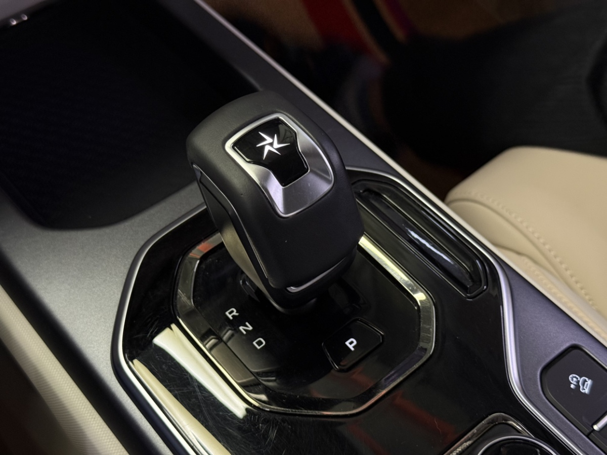 GEELY ICON 2023 car image #12