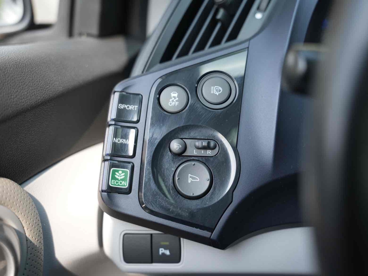 Honda CR-Z 2013 #12 Honda CR-Z 2013 car image #12