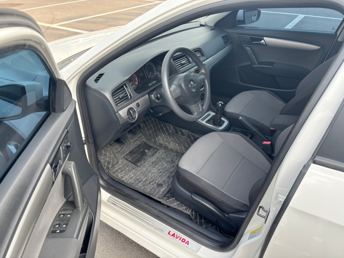 Volkswagen Gran Lavida 2015 immagine di auto #12