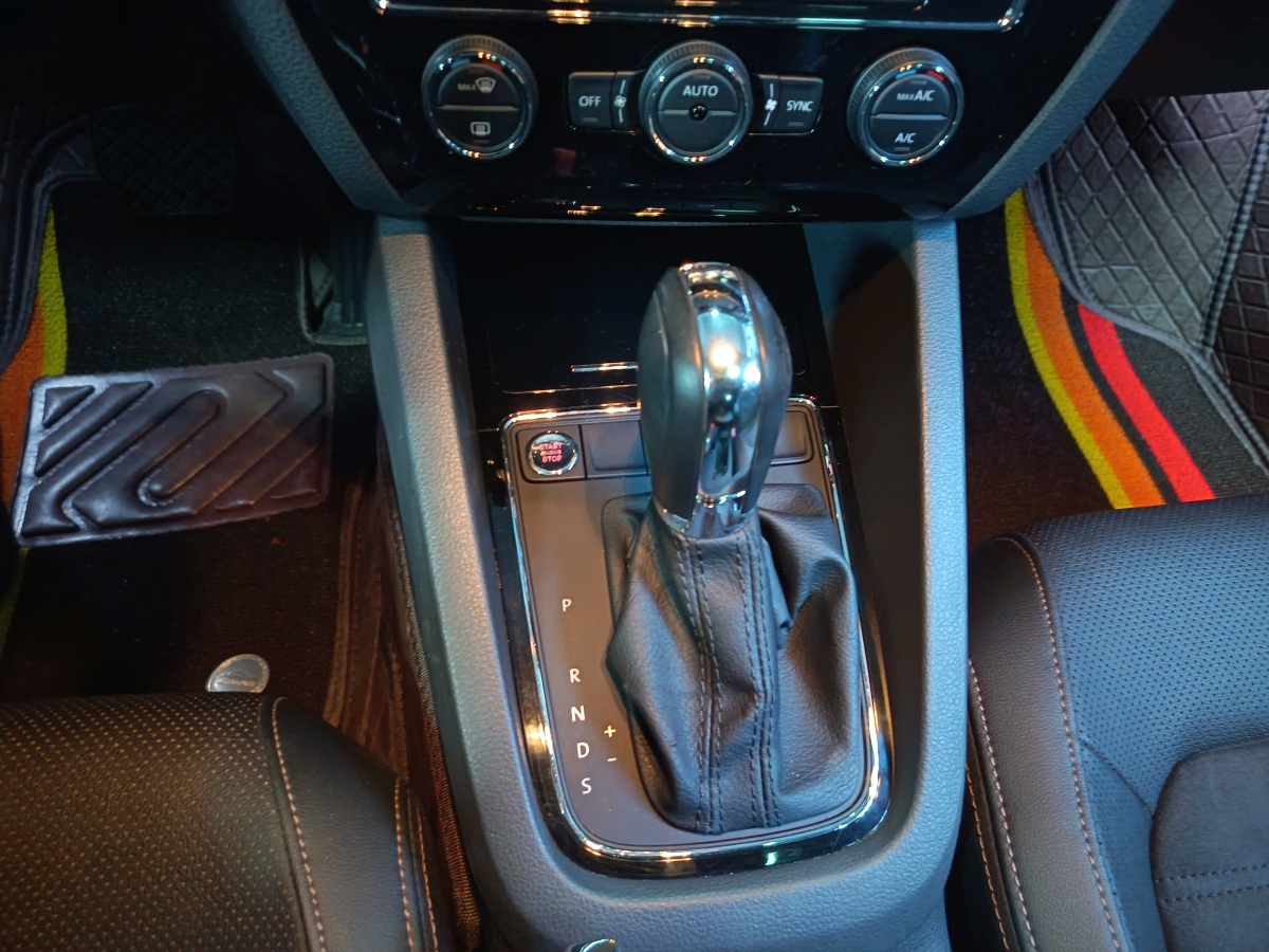 Volkswagen Sagitar 2015 #12 Volkswagen Sagitar 2015 imagem de carro #12