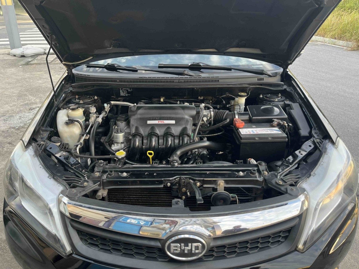 BYD F3 2015 car image #12