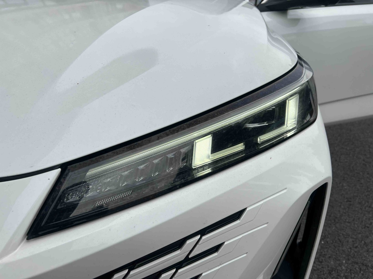 Changan Lamore 2023 car image #12