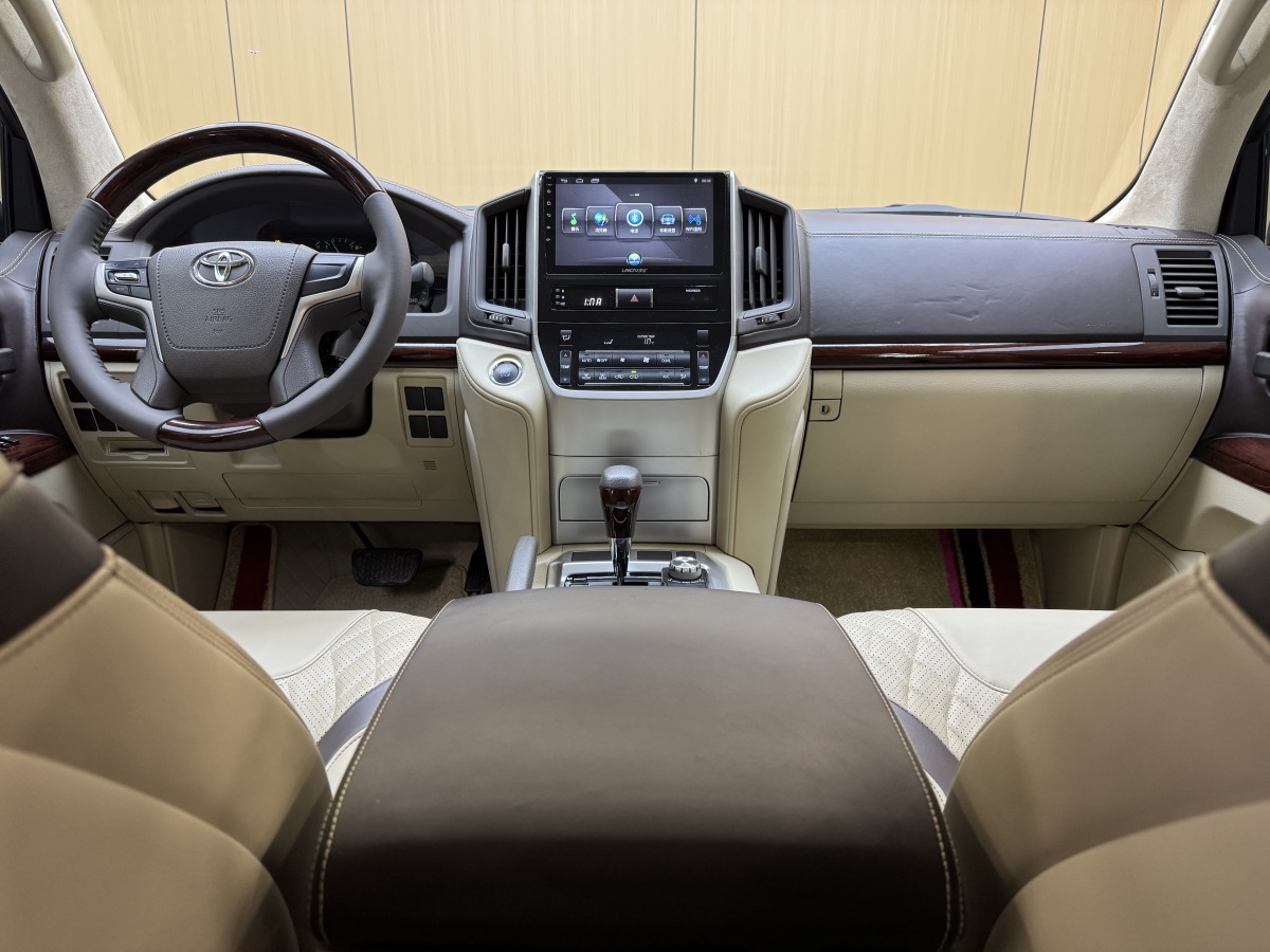 丰田 兰德酷路泽 2020 汽车图片 #12