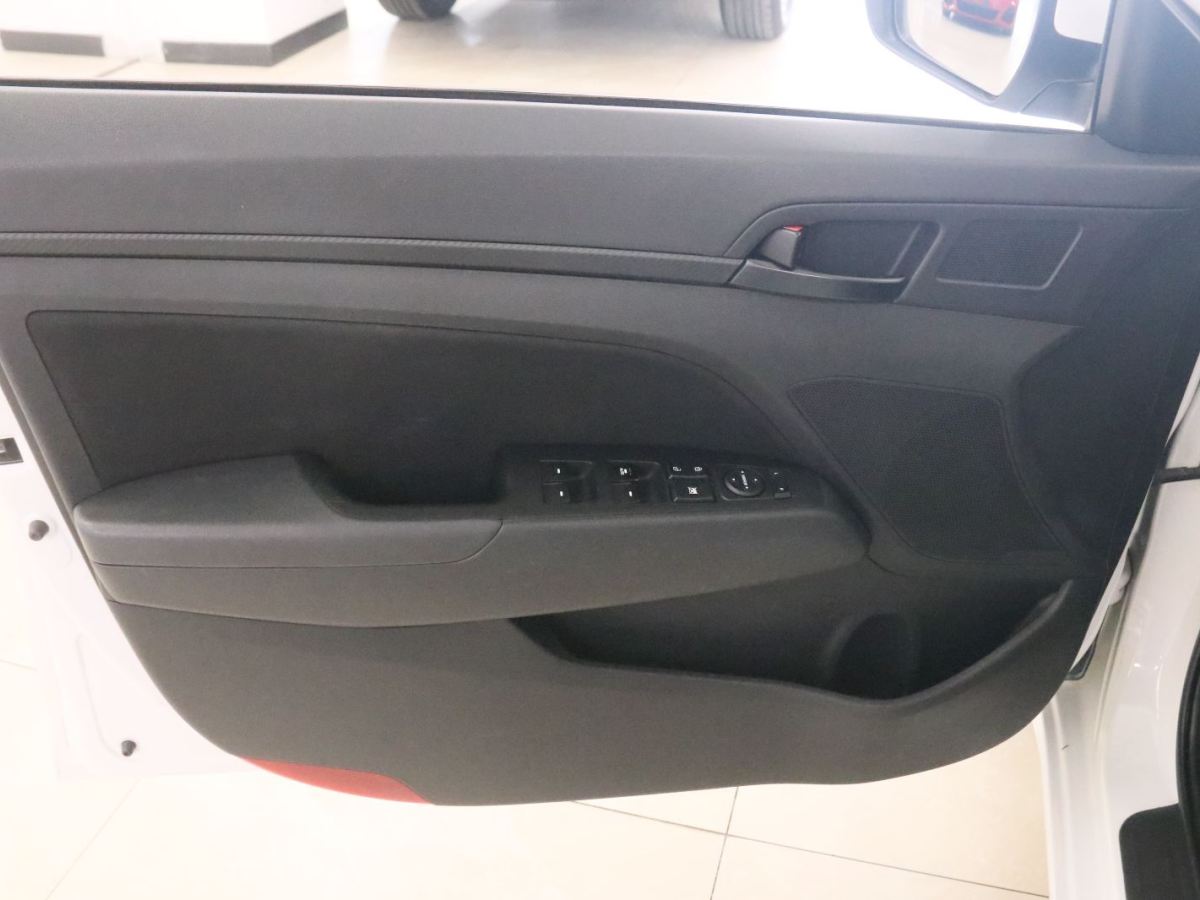 Hyundai Elantra AD 2017 car image #12