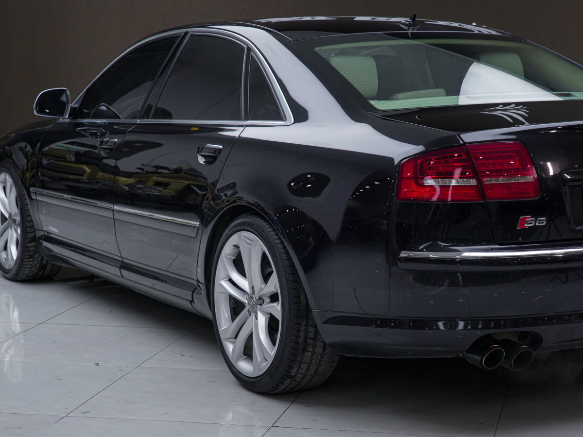 Audi S8 2009 car image #12