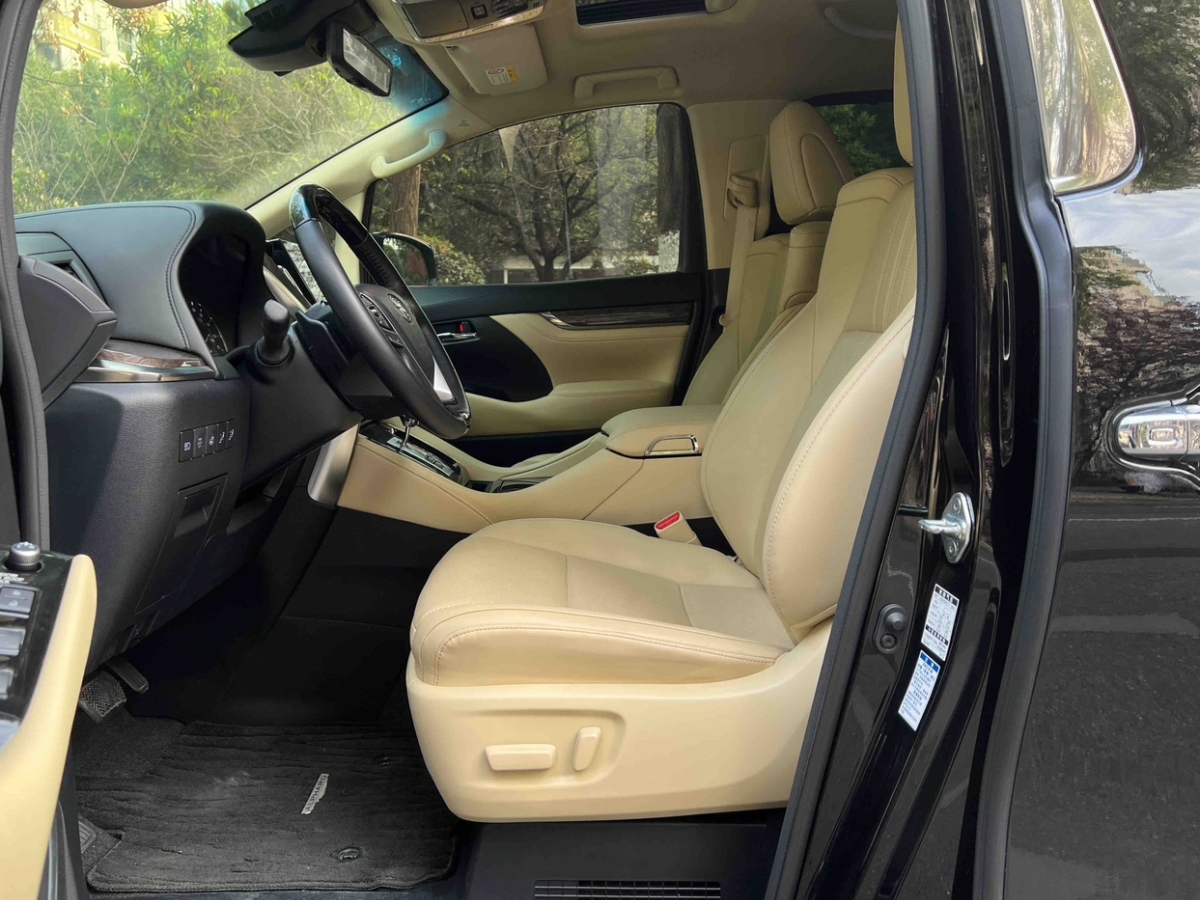 Toyota Alphard 2023 изображение автомобиля #12