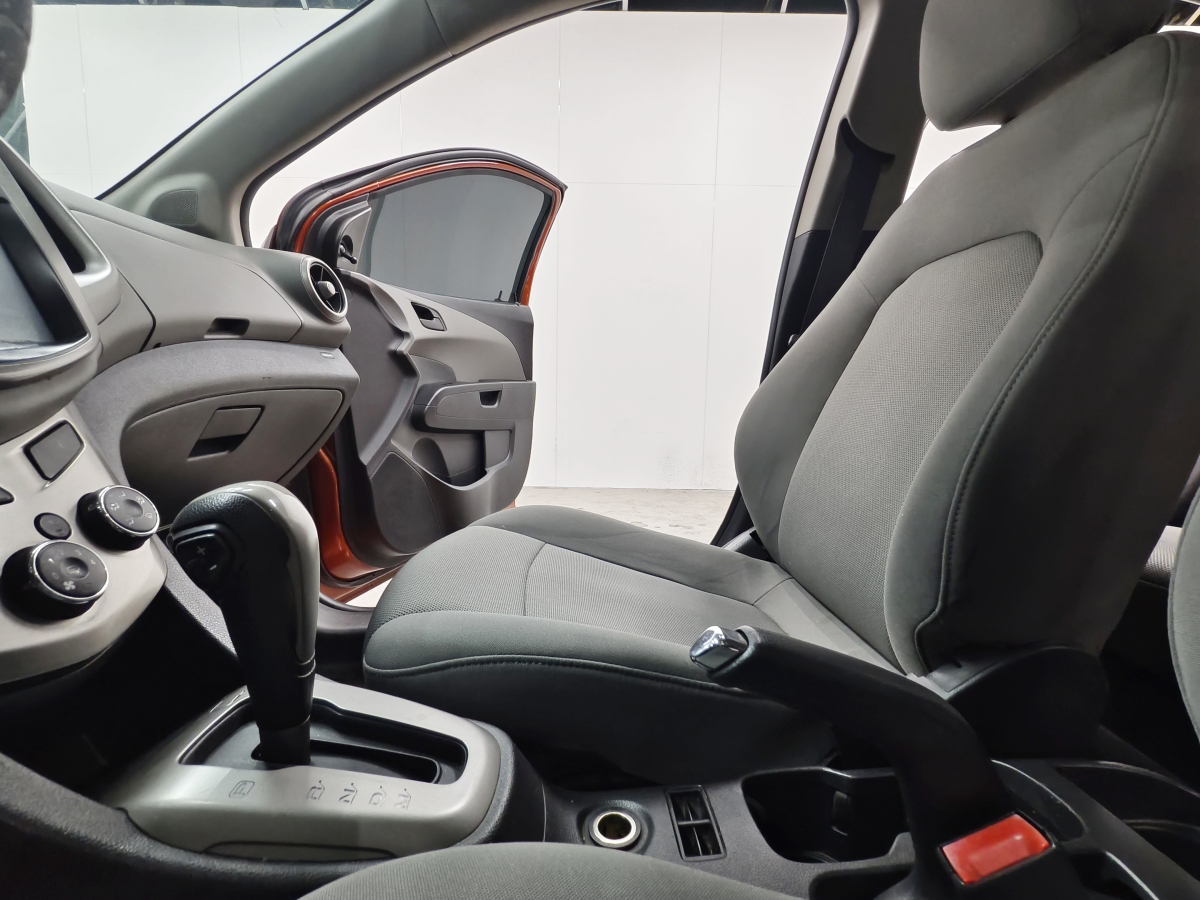 雪佛兰 爱唯欧 2014 汽车图片 #12