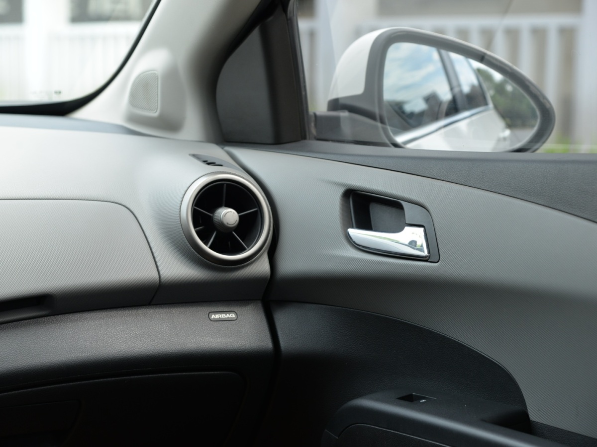 雪佛兰 爱唯欧 2011 汽车图片 #12